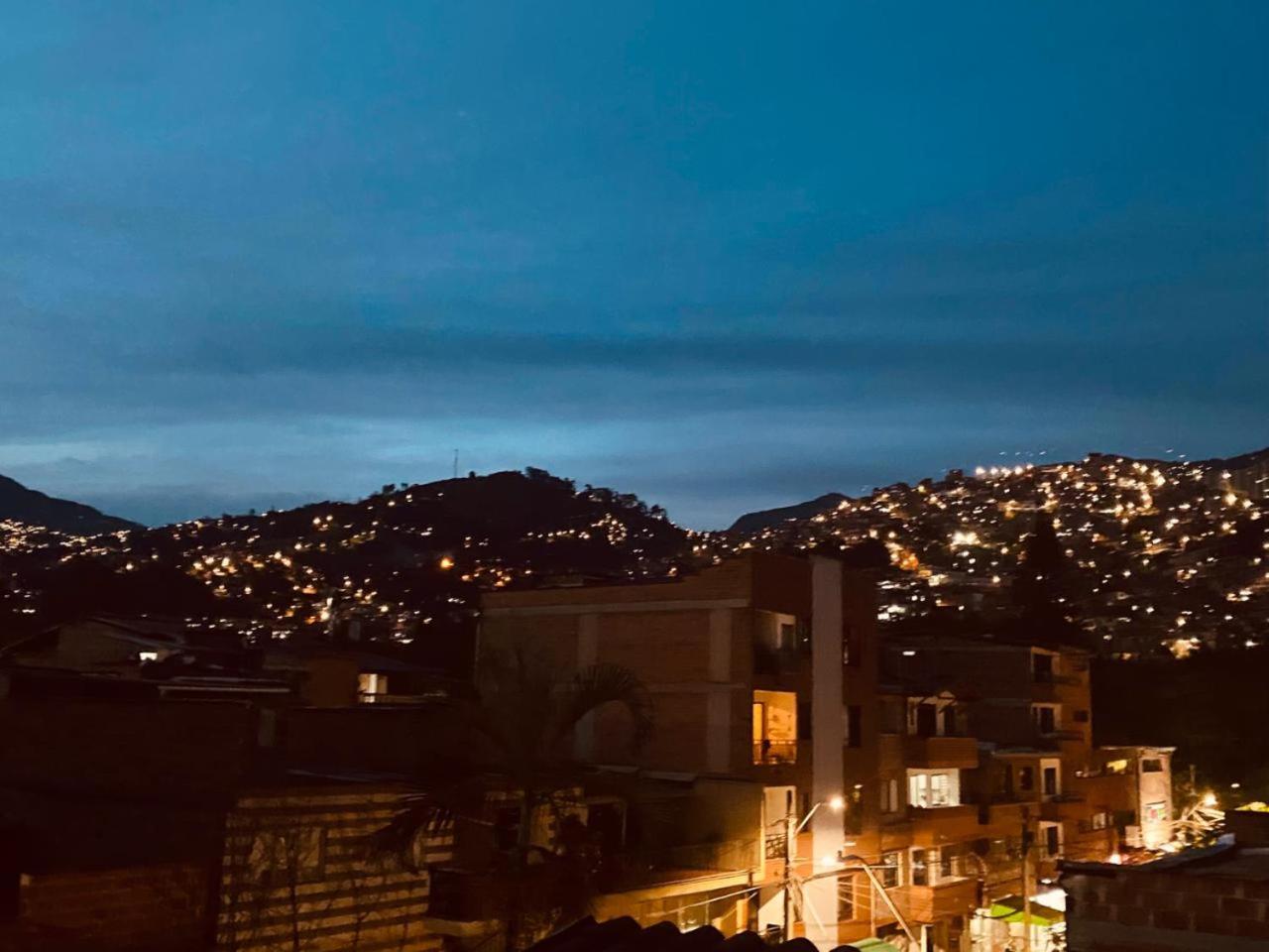Apartamento En Casa Ithaca En Floresta - Santa Lucia Medellín