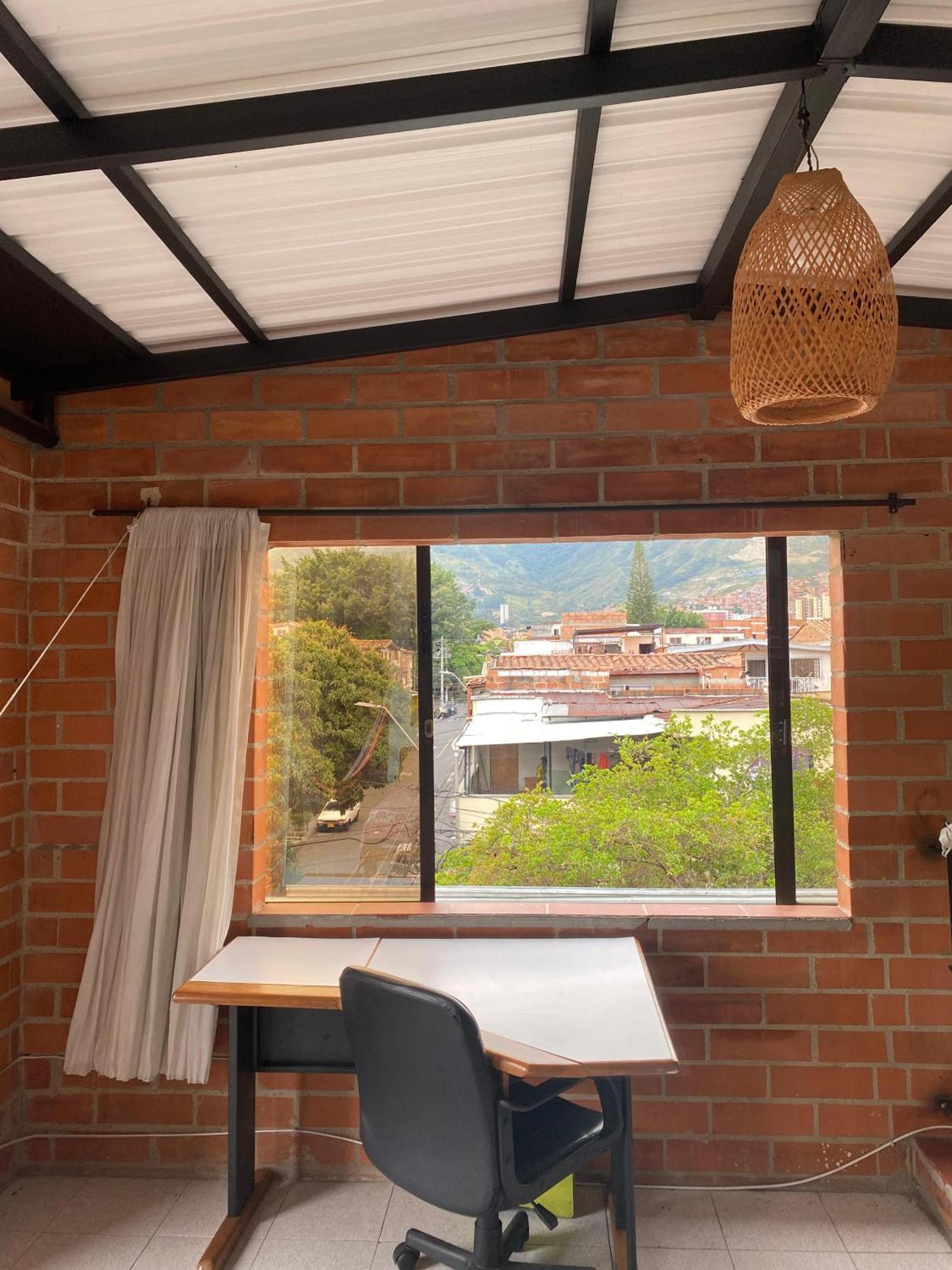 Apartamento En Casa Ithaca En Floresta - Santa Lucia Medellín