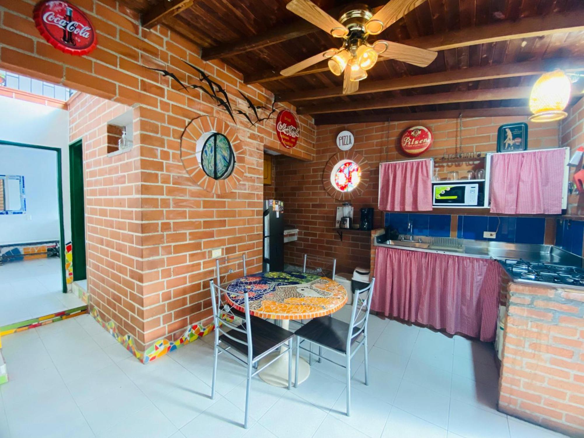 En Casa Ithaca En Floresta - Santa Lucia Medellín