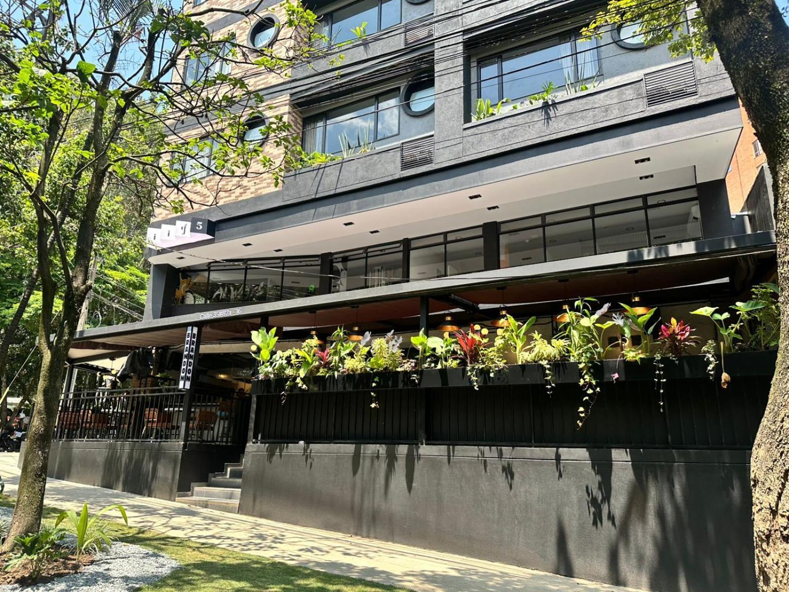Hotel Living 35 Piso 8 Vip