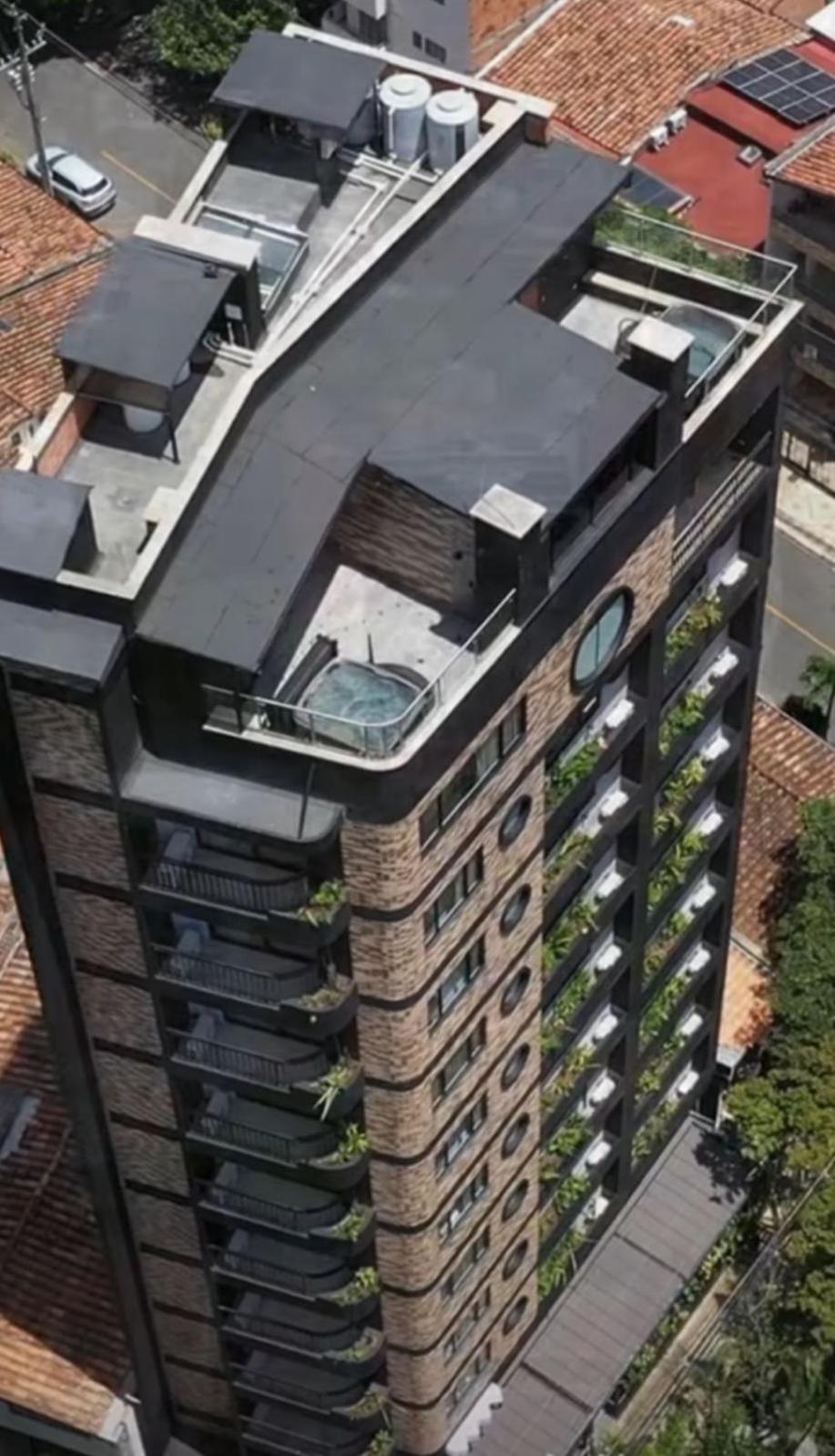 Hotel Living 35 Piso 8 Vip