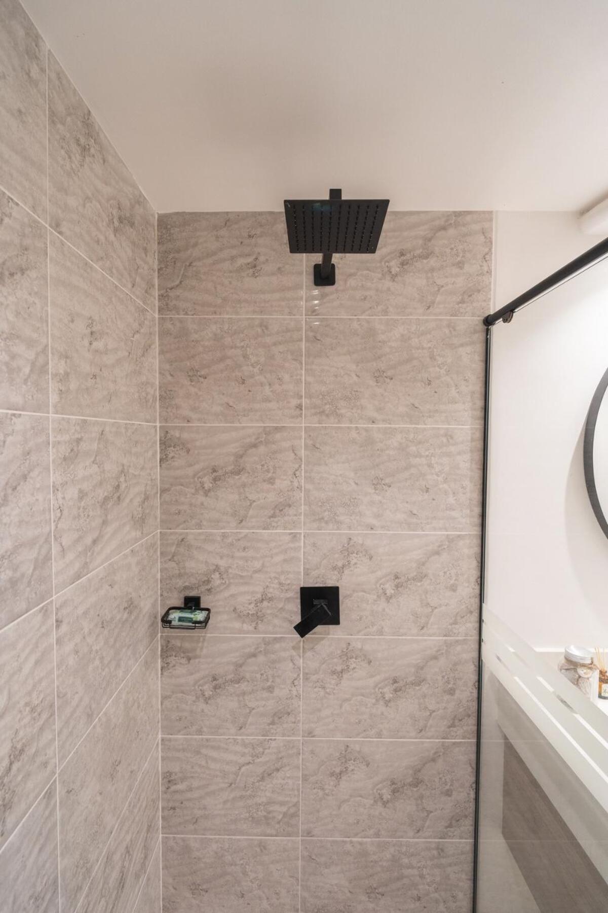 Provenza Lux L Guest Friendly L Fast Wifi L 9 Guest Apartamento