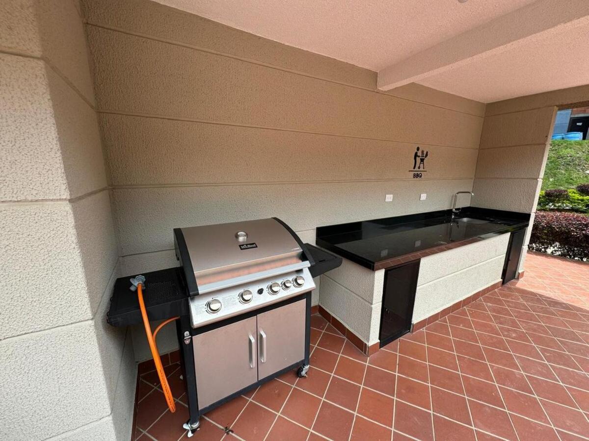 Luxury Jacuzzi Air Conditioning Fireplace And King Bed