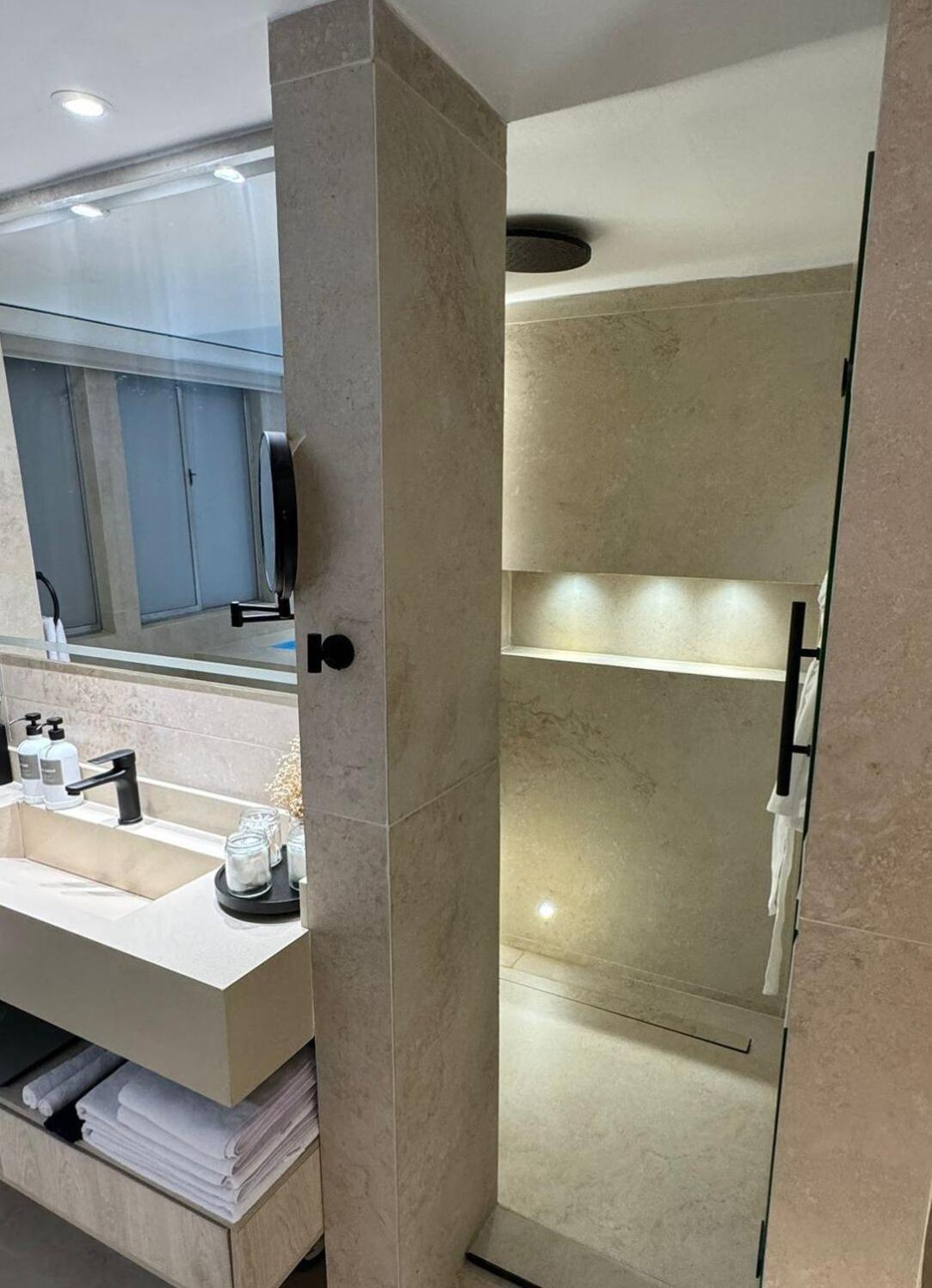 Apartamento Luxury Jacuzzi Air Conditioning Fireplace And King Bed *
