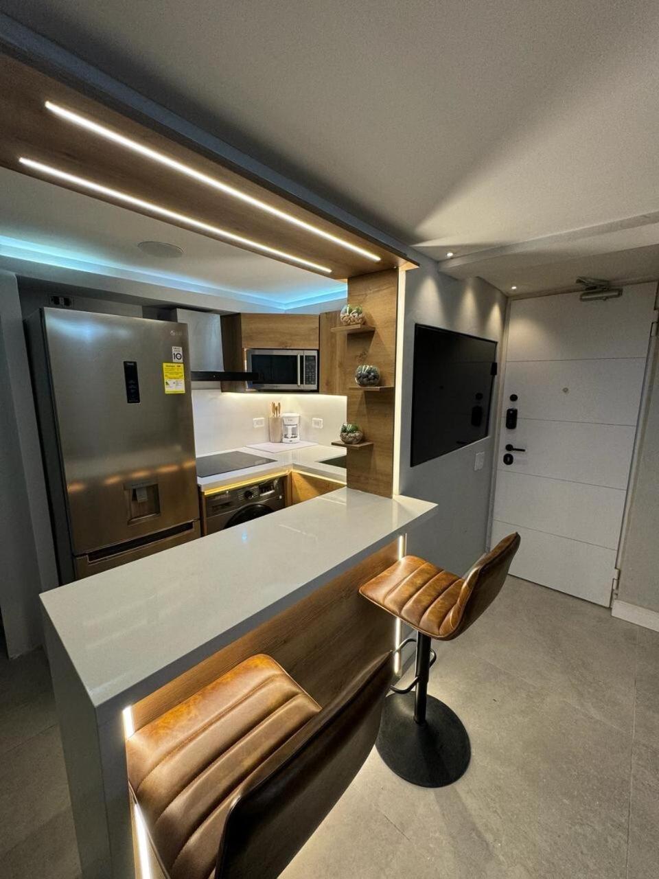 Luxury Jacuzzi Air Conditioning Fireplace And King Bed Apartamento Medellín