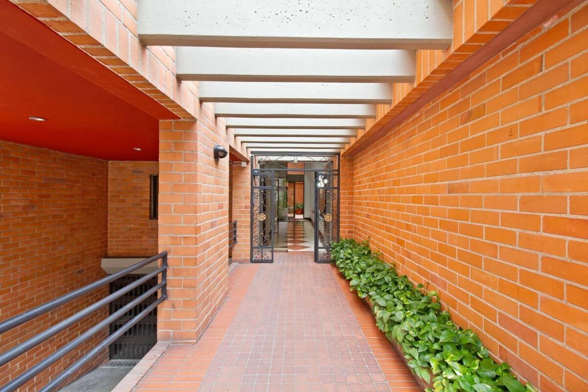 Medellin, Laureles - Luxury Penthouse, 5-min Zona Rosa, 5 Balconies, Panoramic Views Medellín