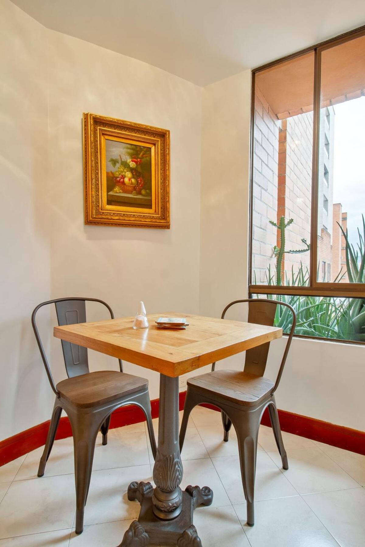 Apartamento Medellin, Laureles - Luxury Penthouse, 5-min Zona Rosa, 5 Balconies, Panoramic Views Medellín