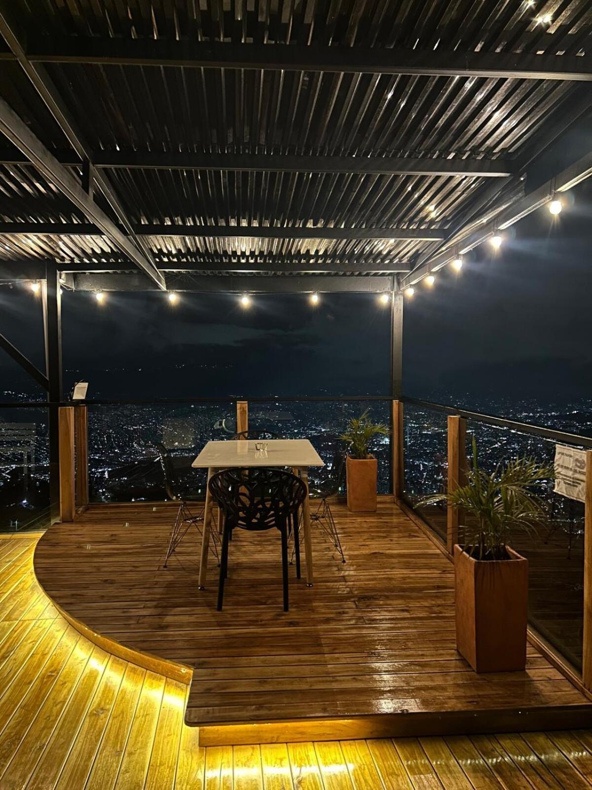 Villa Lp La Pergola, Naturaleza Con Lujo Y Increible Vista A Todo Medellín