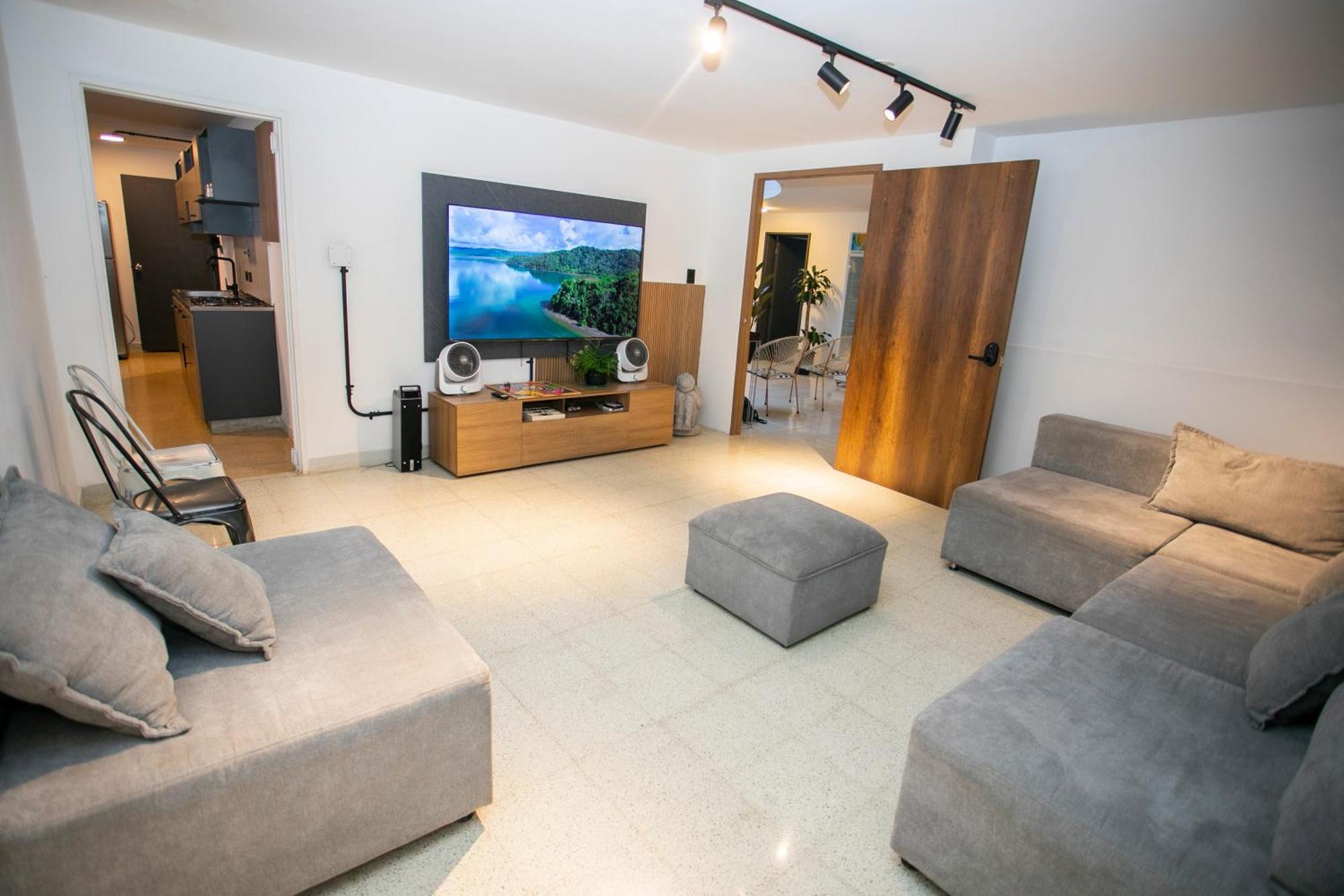 Lorel Spring Luxury Cozy And Relaxing 5br-ac-wifi-jacuzzi-ac-laundry