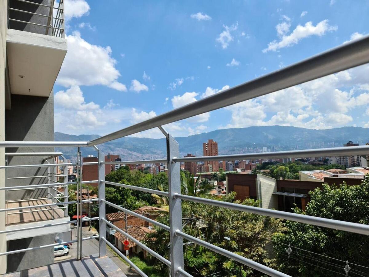 Apartamento Tu Hogar Temporal En Medellin, Moderno, Comodo, Bien Ubicado Y Wifi 400 Medellín