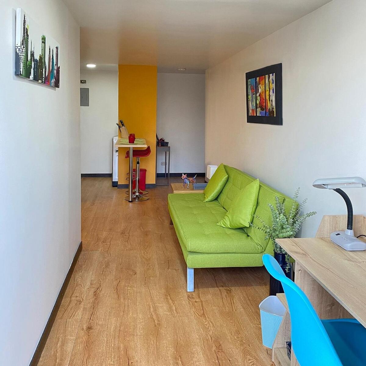 Tu Hogar Temporal En Medellin, Moderno, Comodo, Bien Ubicado Y Wifi 400 *