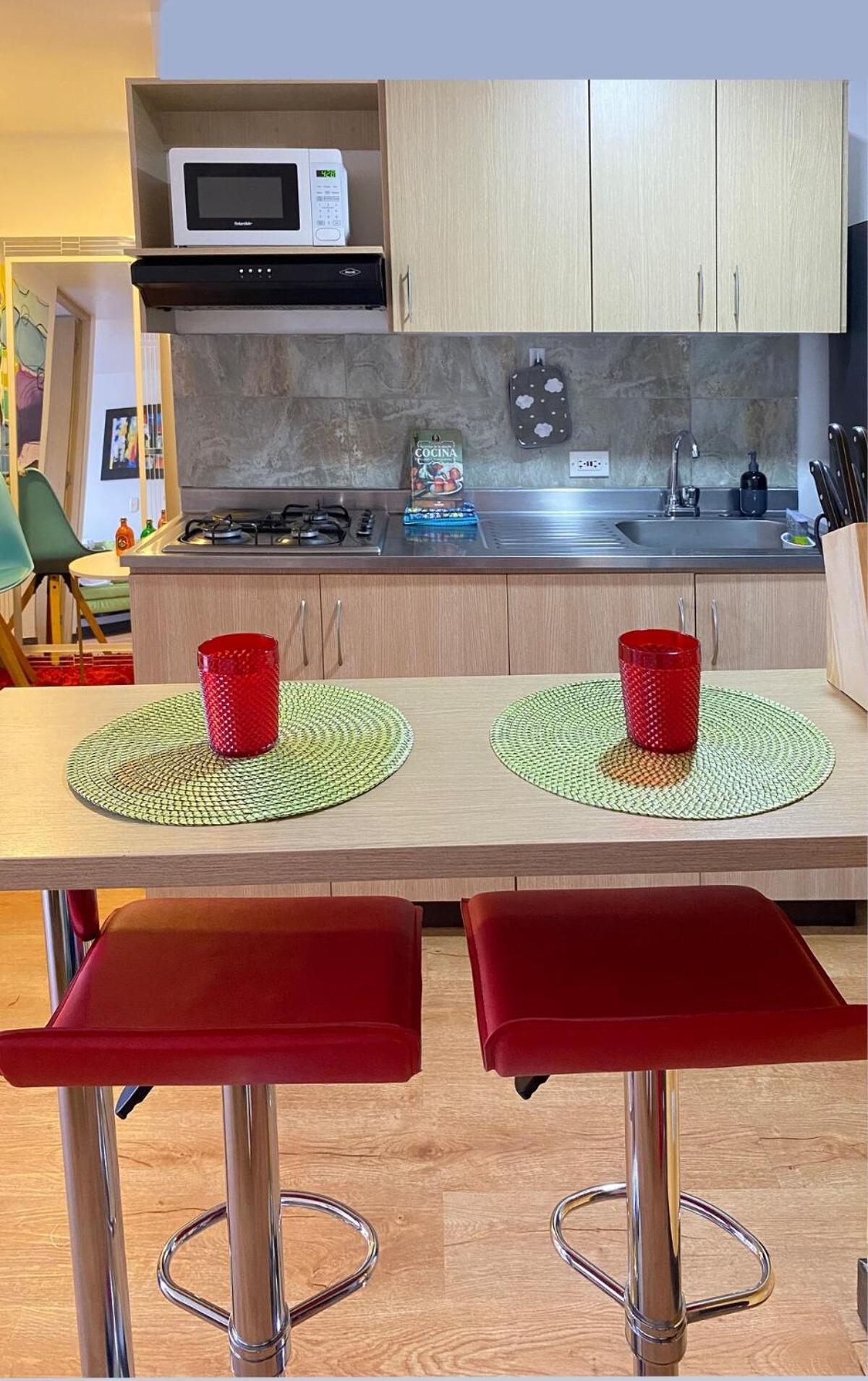 Apartamento Tu Hogar Temporal En Medellin, Moderno, Comodo, Bien Ubicado Y Wifi 400 *