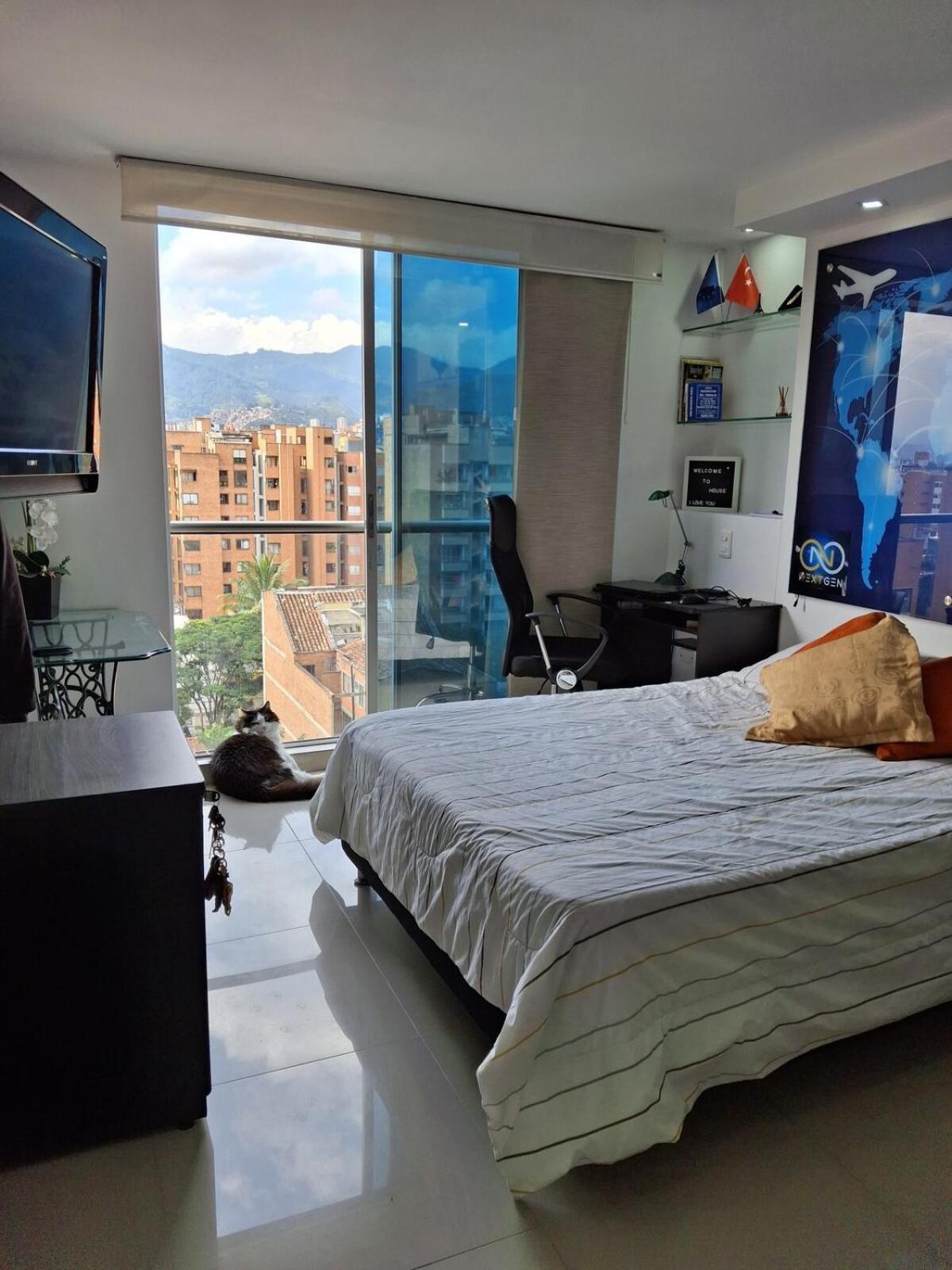 Apartamento Rentalsop An09 En Laureles El Barrio Mas Cool Del Mundo, Moderno, Con Balcon Y Excelente Vista *