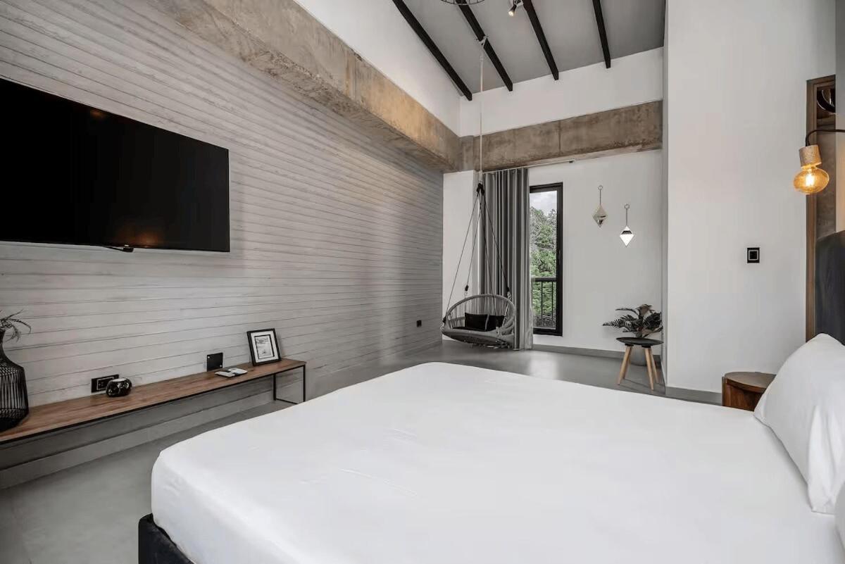 Poblado, 5 Min To San Lucas Plaza, Free Parking 315