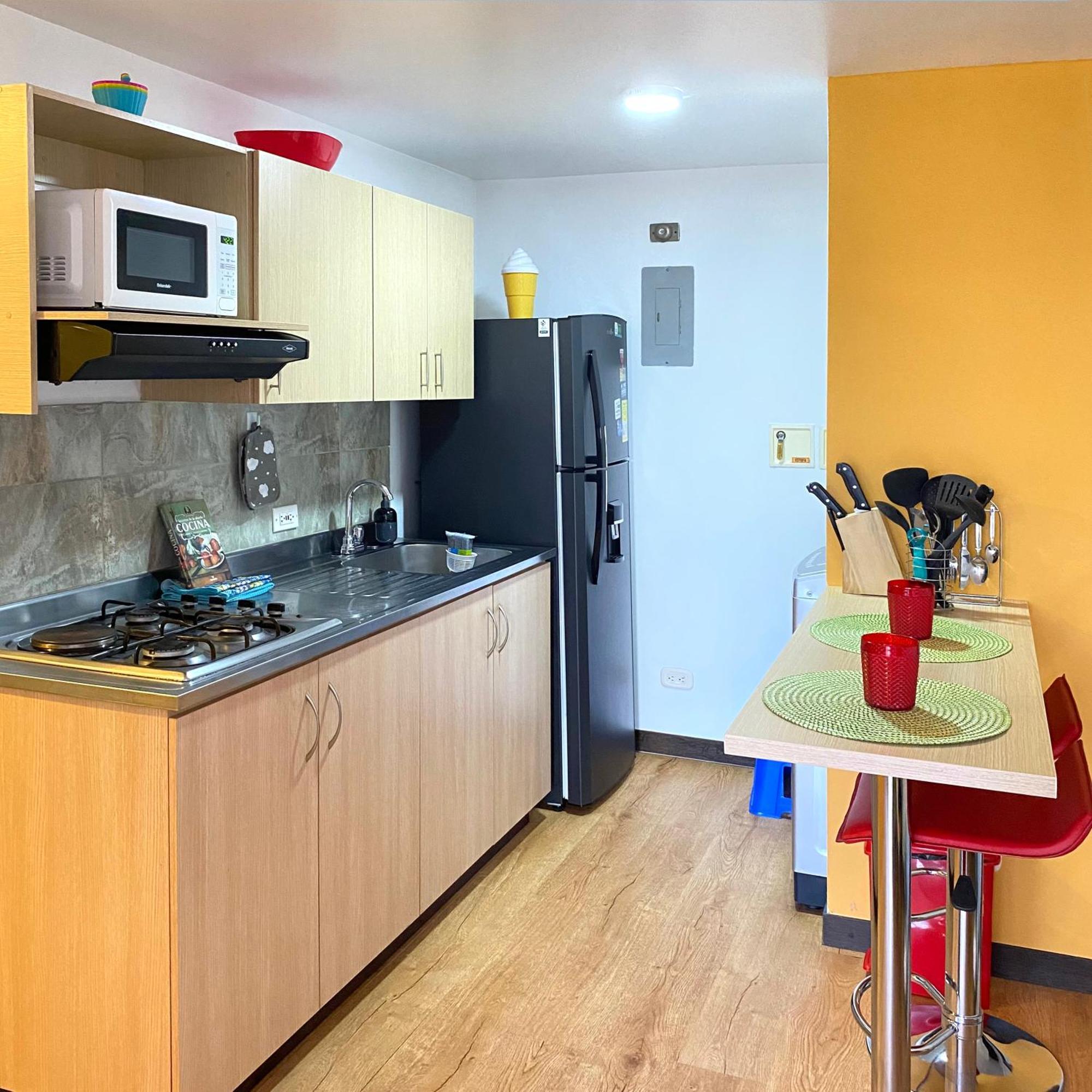 Tu Hogar Temporal En Medellin, Moderno, Comodo, Bien Ubicado Y Wifi 400 Apartamento *