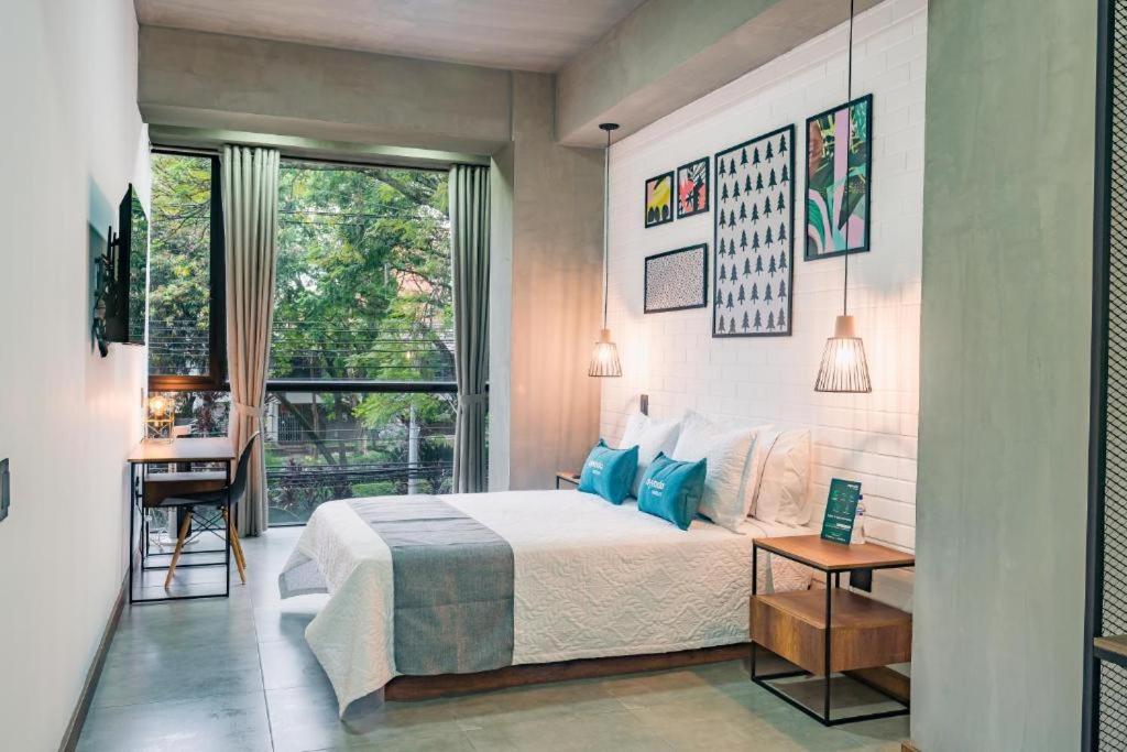 Loft Hotel *