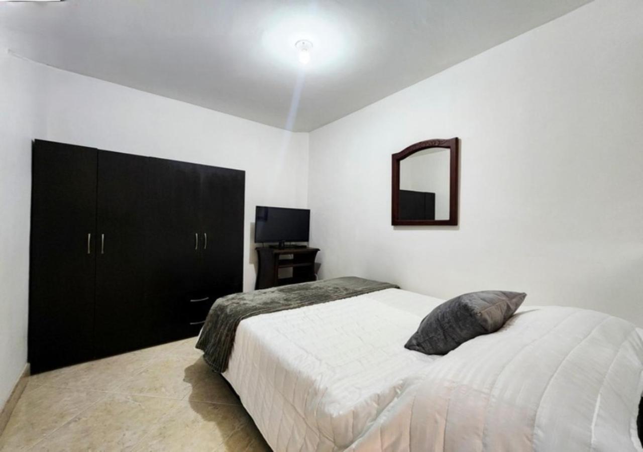 Casa Ideal Medellin, Amplia, Calida Y Estrategica Сasa de vacaciones Medellín