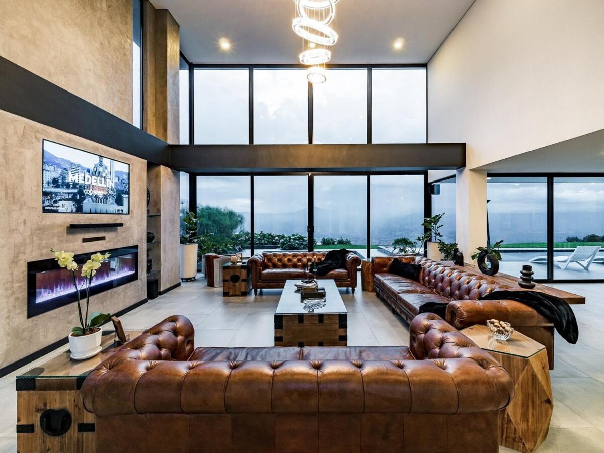 Villa Exquisite Retreat In *