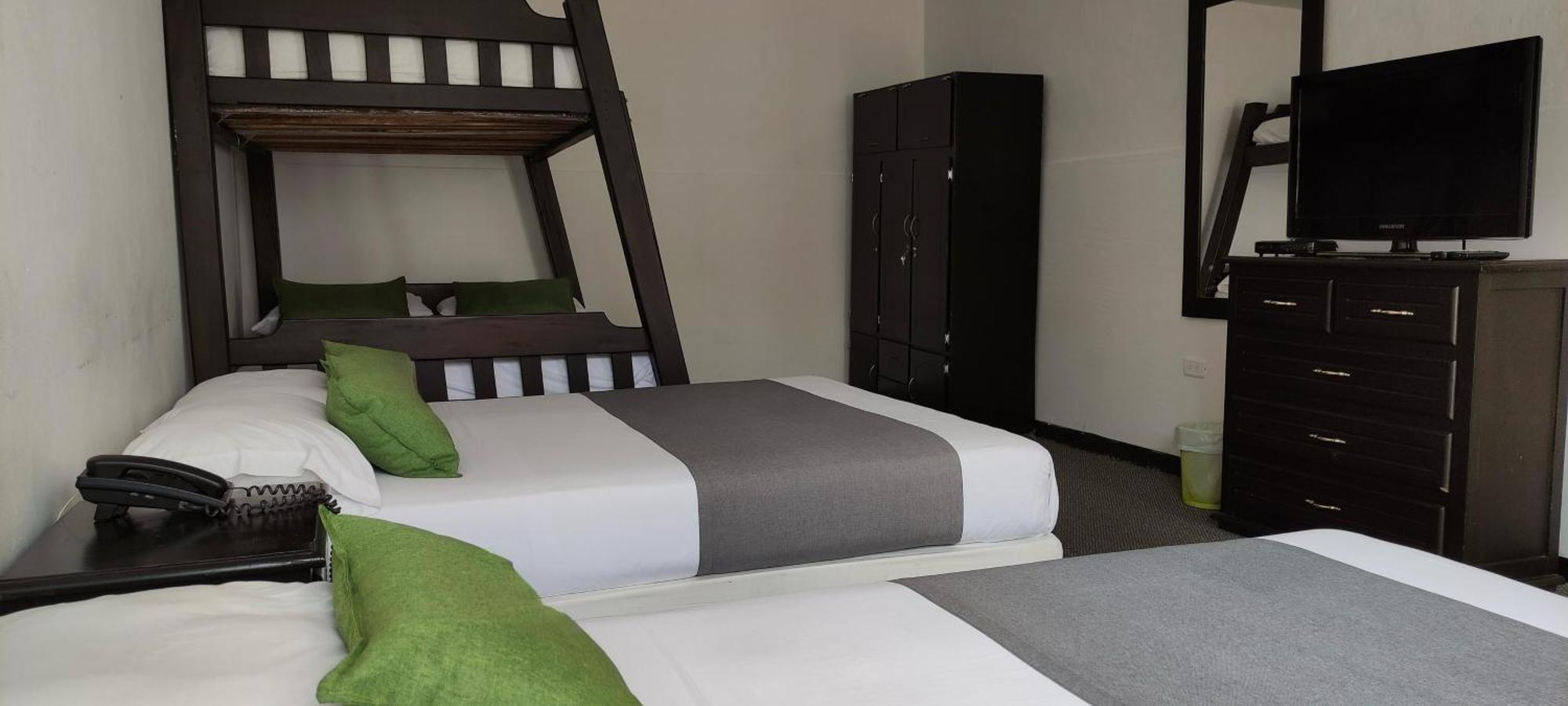 Premium Real 3* Medellín