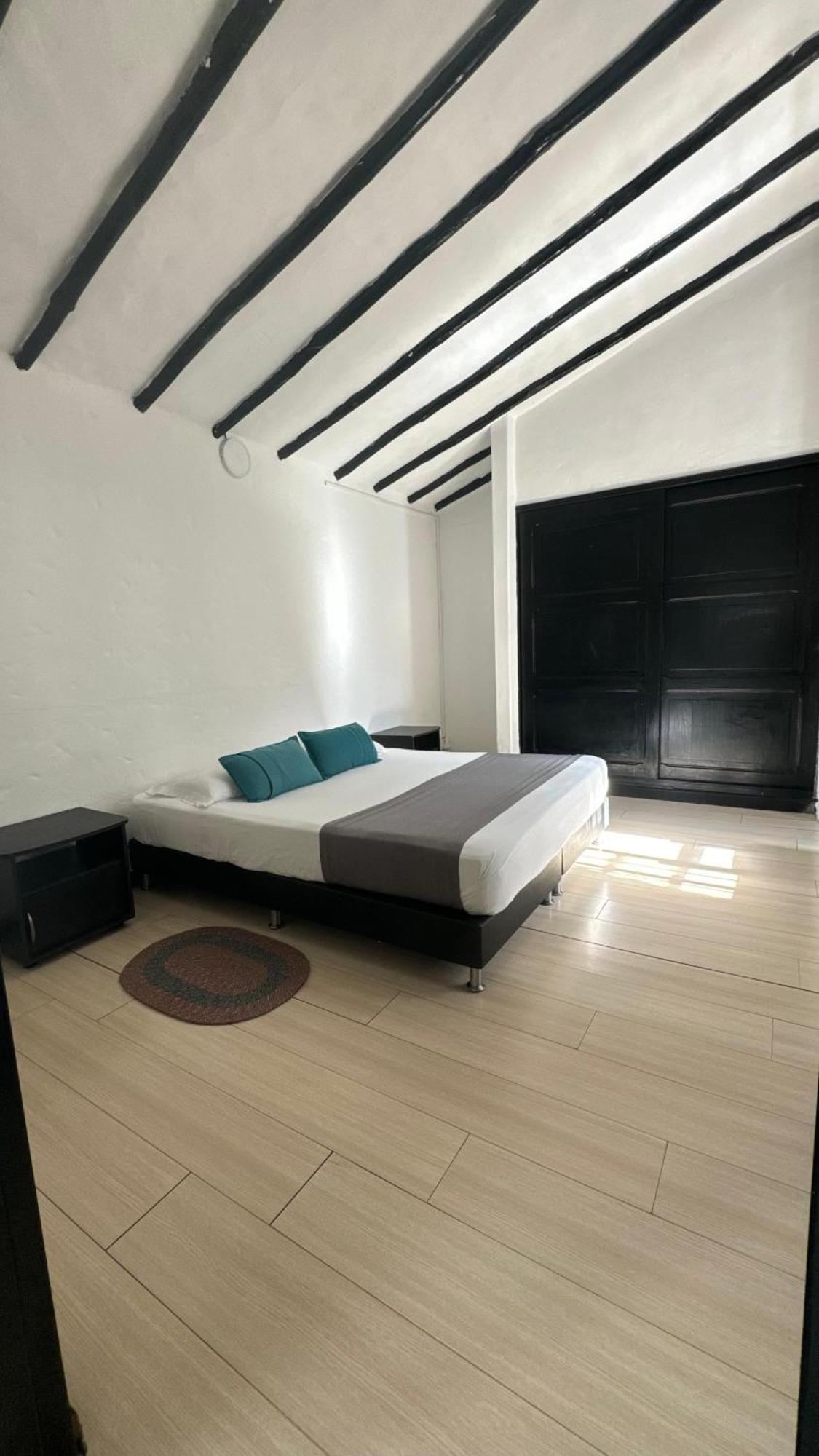 Premium Real 3* Medellín
