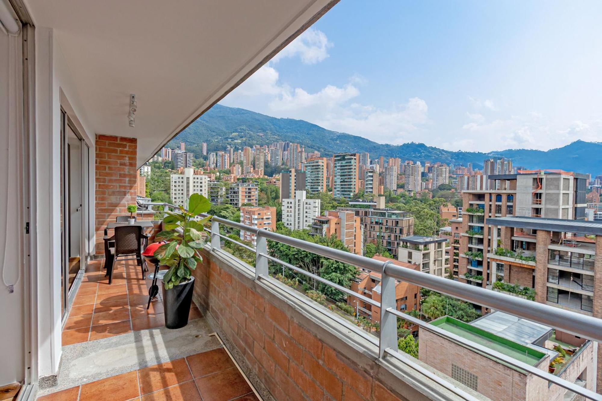 Apartamento Torre Pravia By Host Medellín