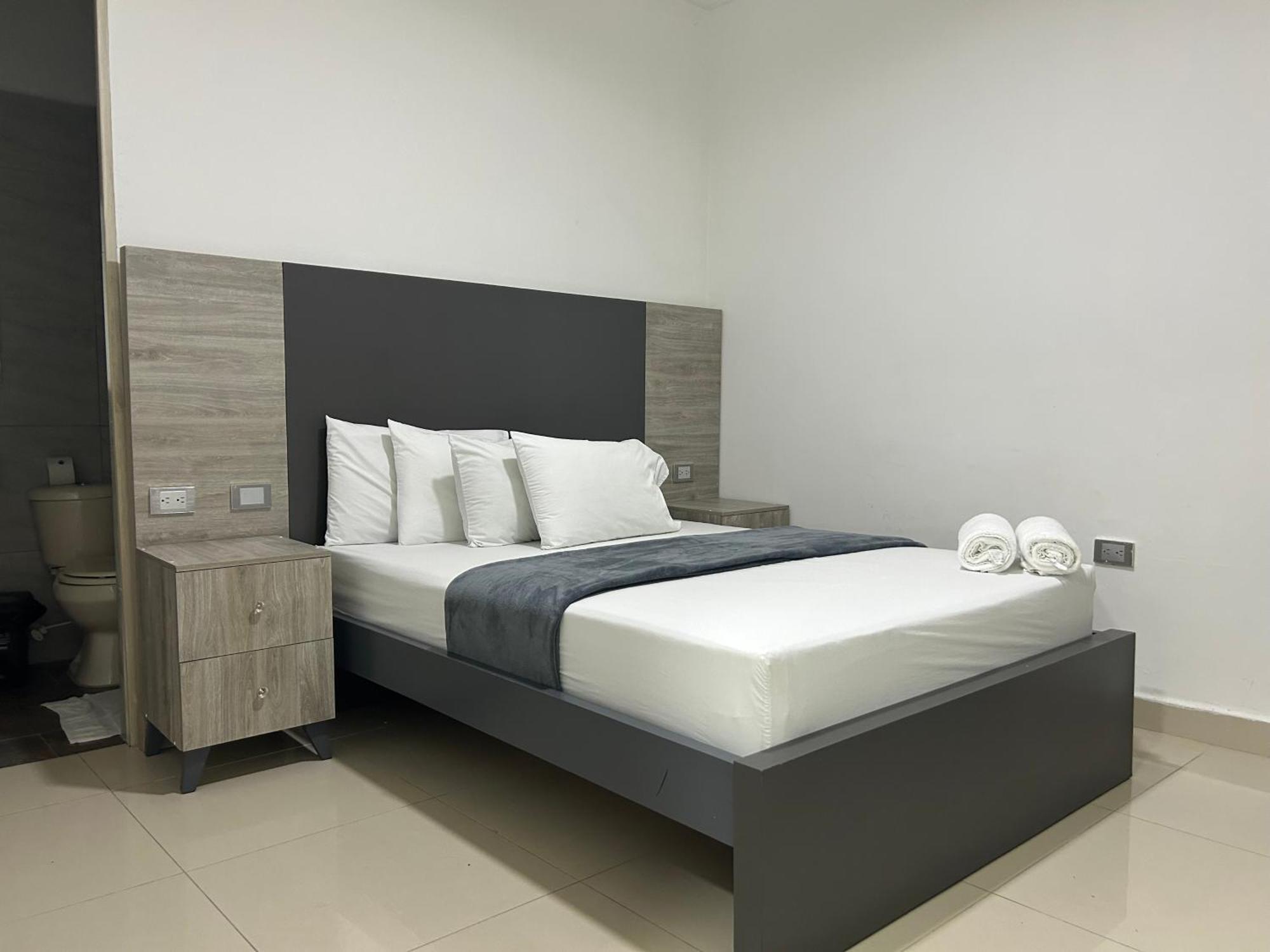 Hotel Ciento Once Boutique Laureles 4*