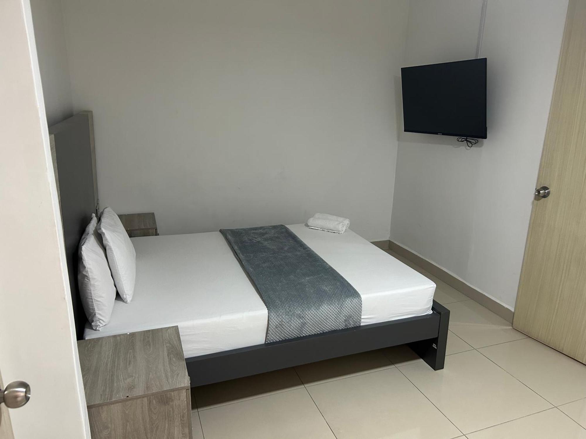 Ciento Once Boutique Laureles Hotel 4*