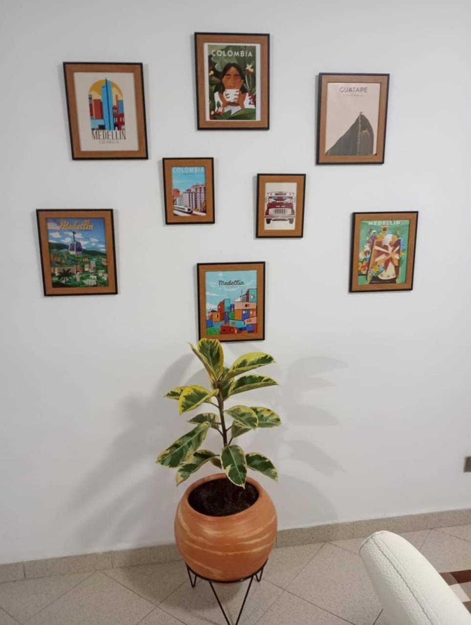 Casa Amplia Y Acogedora En El Corazon De Laureles Сasa de vacaciones Medellín