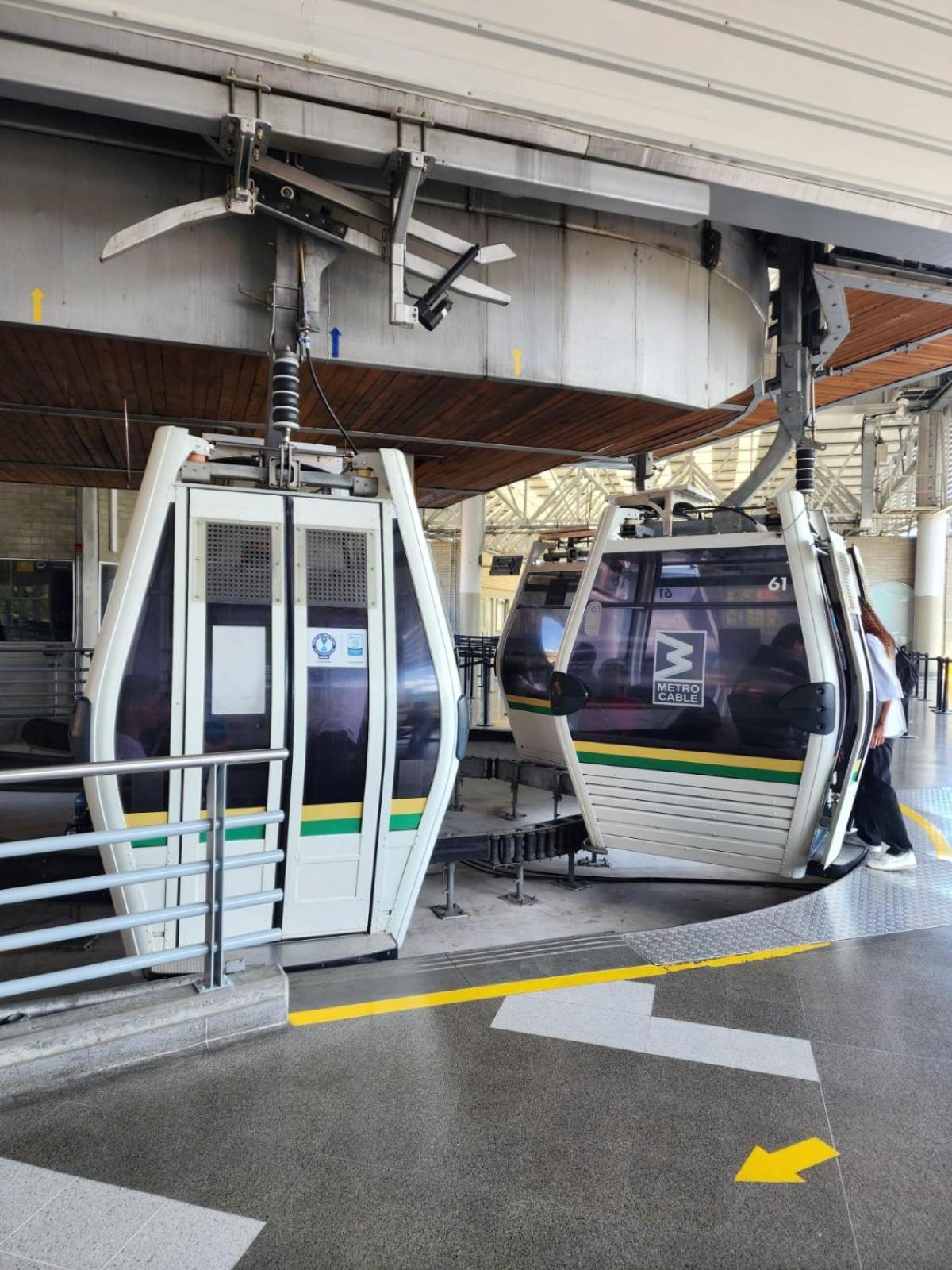 Comodo, Iluminado, Cerca Al Estadio Y La Estacion Del Metro Medellín