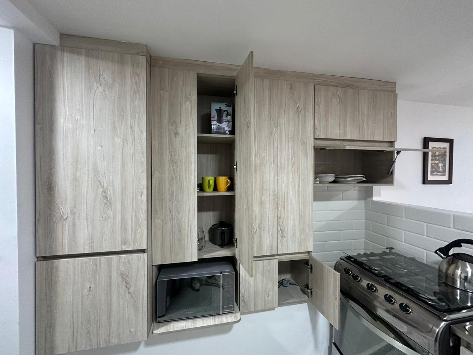 Loft Central, Cerca A Laureles Guarda Meletas Gratis!! * Medellin