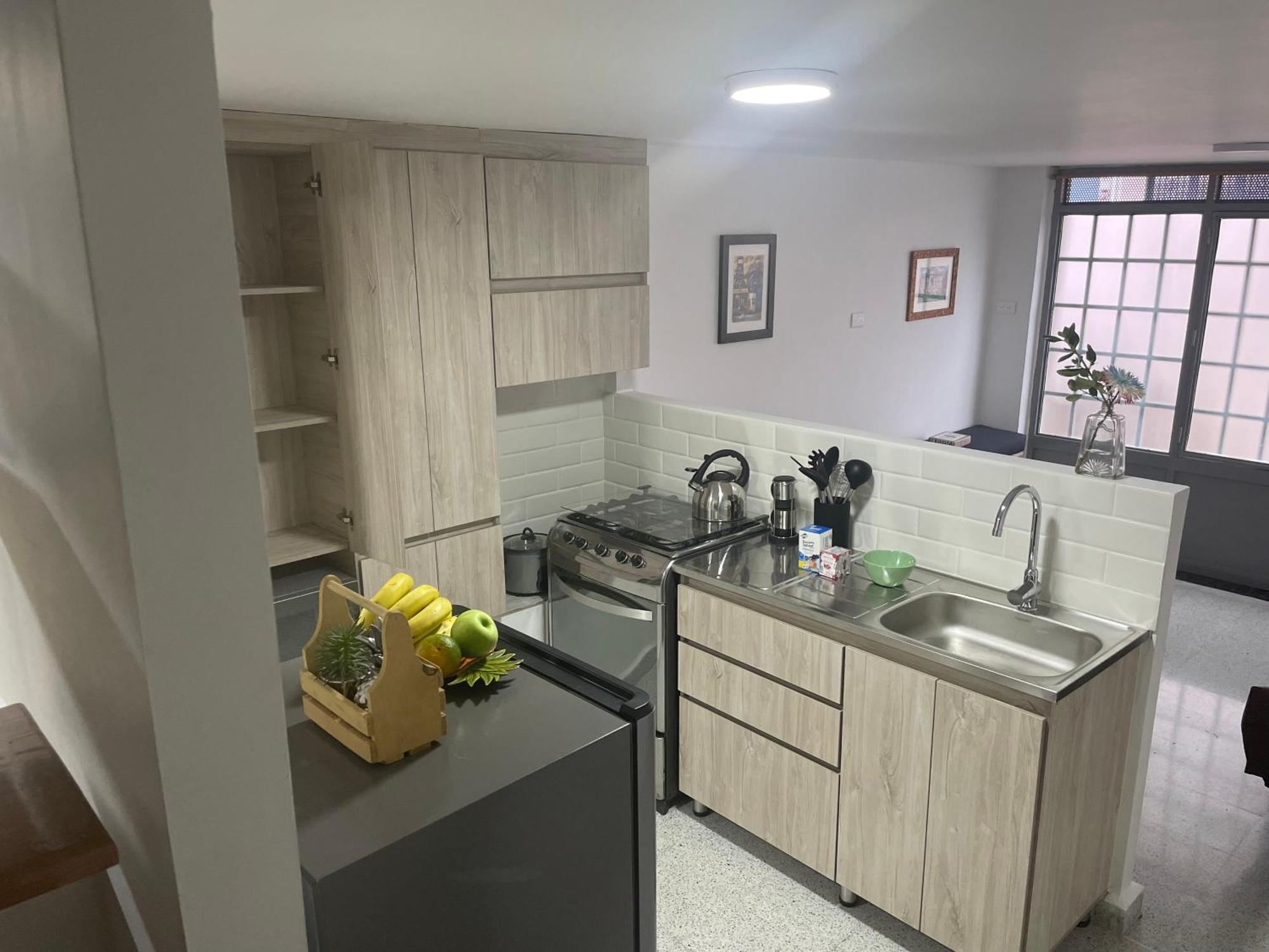 Loft Central, Cerca A Laureles Guarda Meletas Gratis!! Medellin