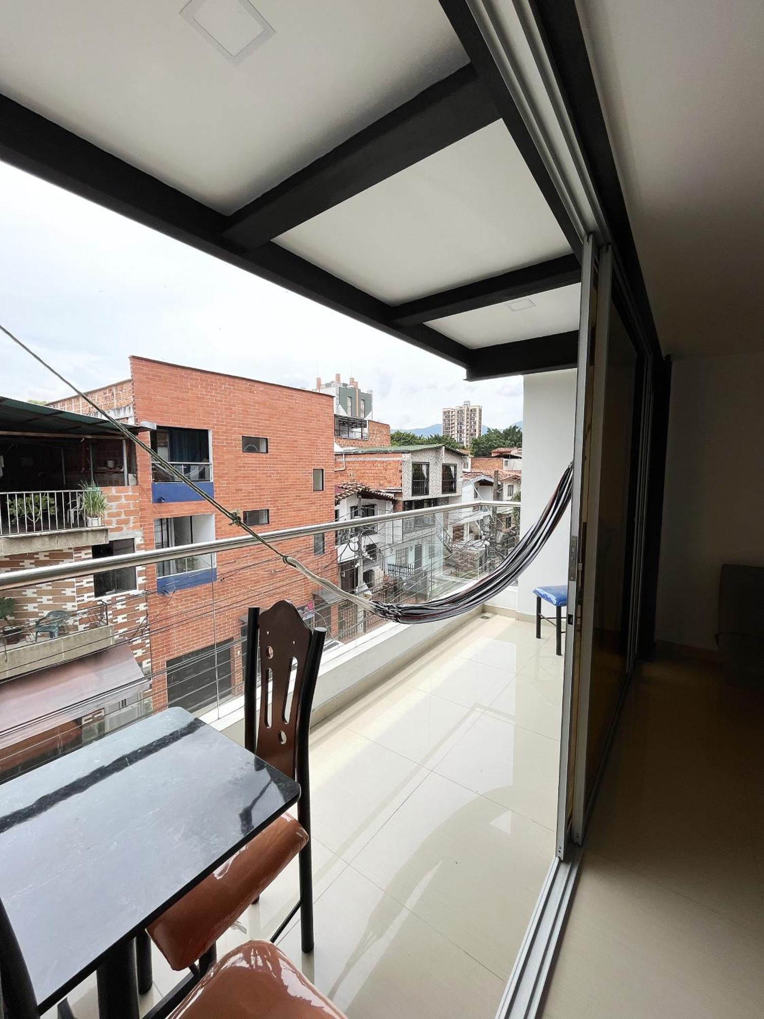 Cerca Al Metro Y Lugares Turisticos * Medellín
