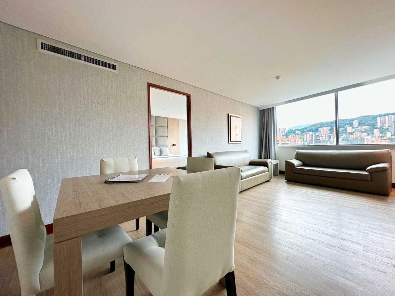 San Fernando Plaza Hotel 5*