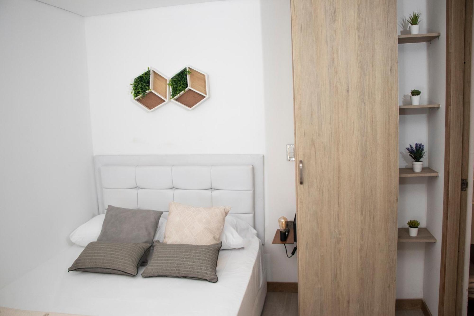 Zenia 70 Living & *