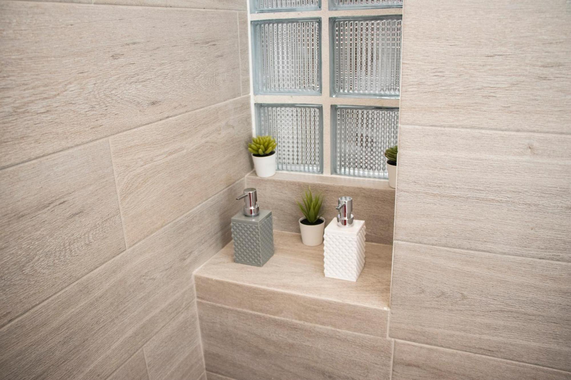 Zenia 70 Living & Apartamento