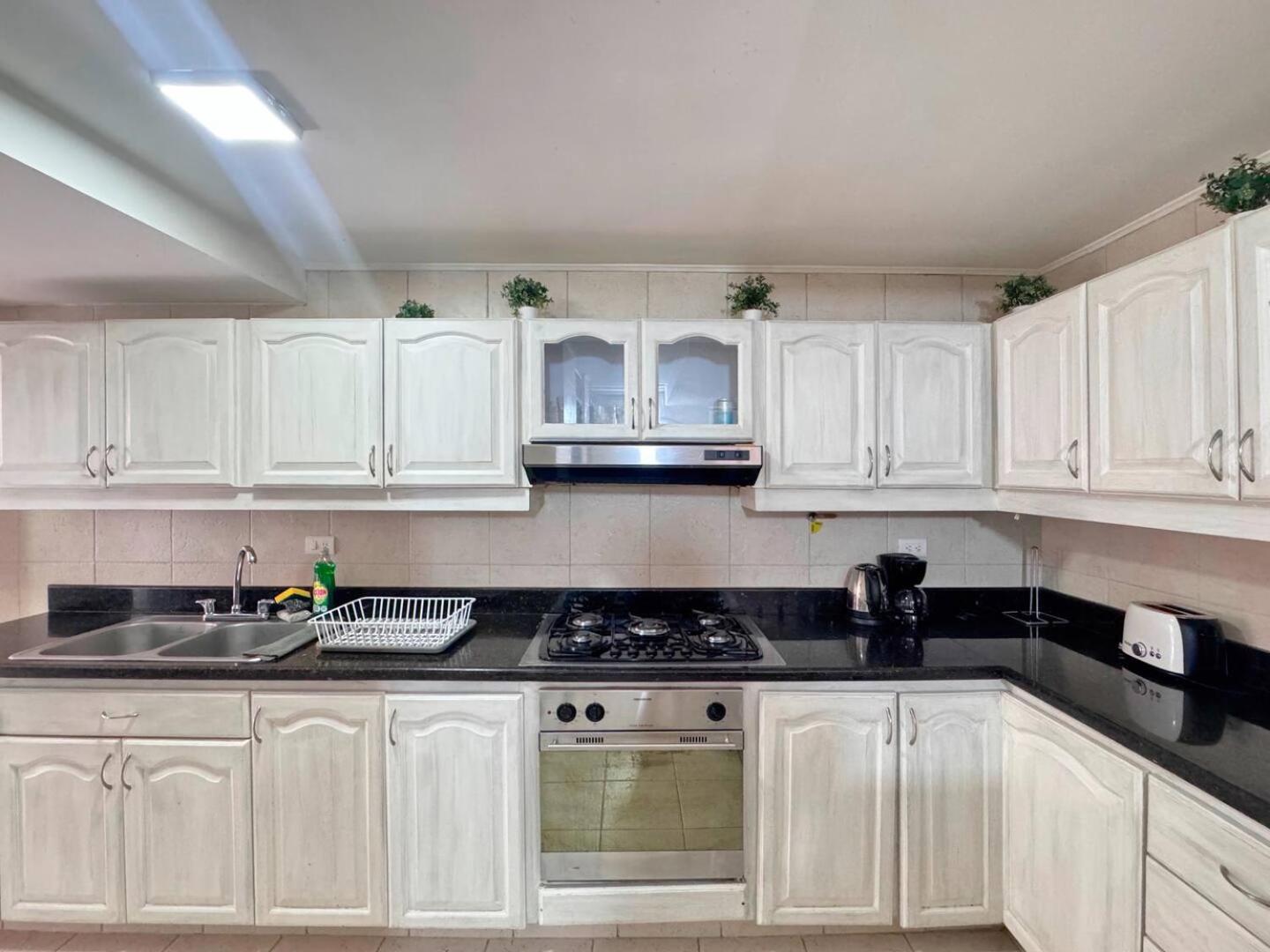 4br 232 M In El Poblado, El Tesoro * Medellín