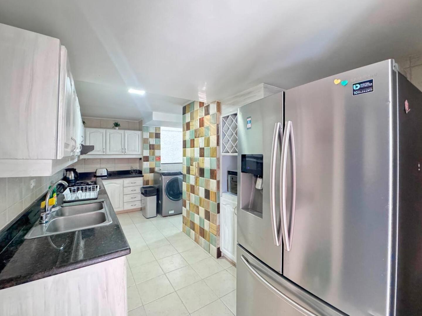 Сasa de vacaciones 4br 232 M In El Poblado, El Tesoro *