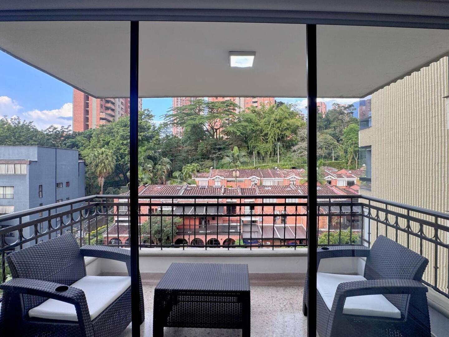4br 232 M In El Poblado, El Tesoro *