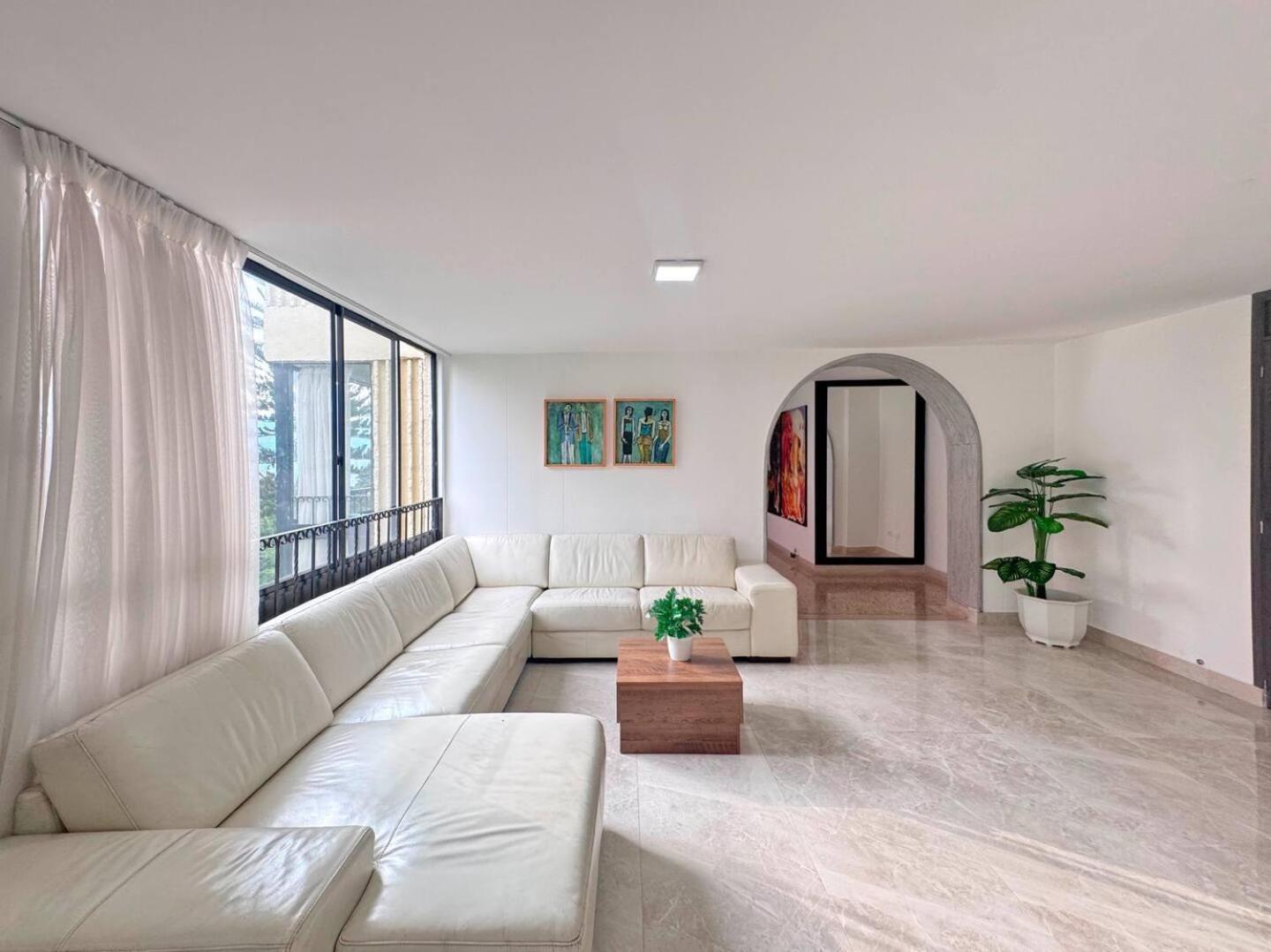 4br 232 M In El Poblado, El Tesoro