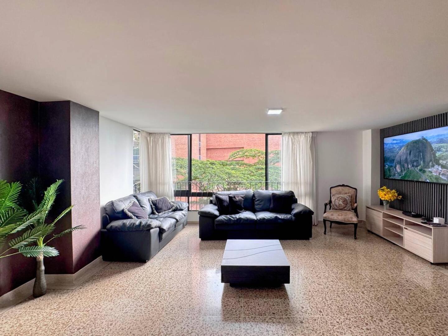 4br 232 M In El Poblado, El Tesoro Medellín