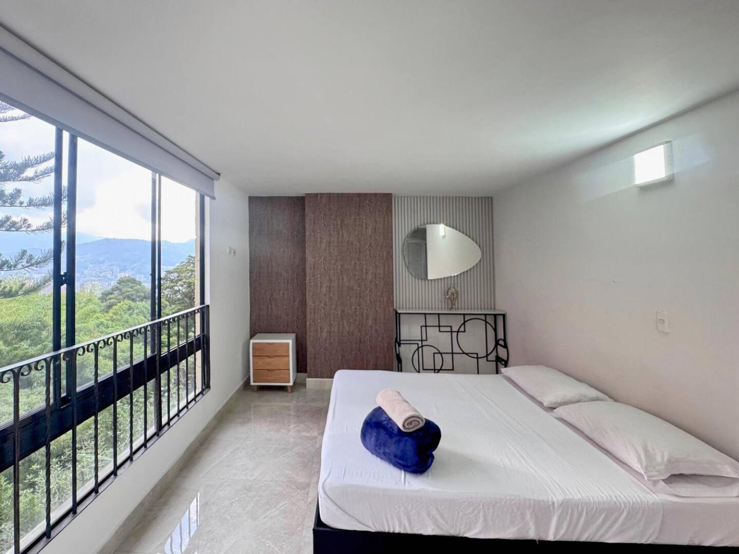 4br 232 M In El Poblado, El Tesoro Сasa de vacaciones