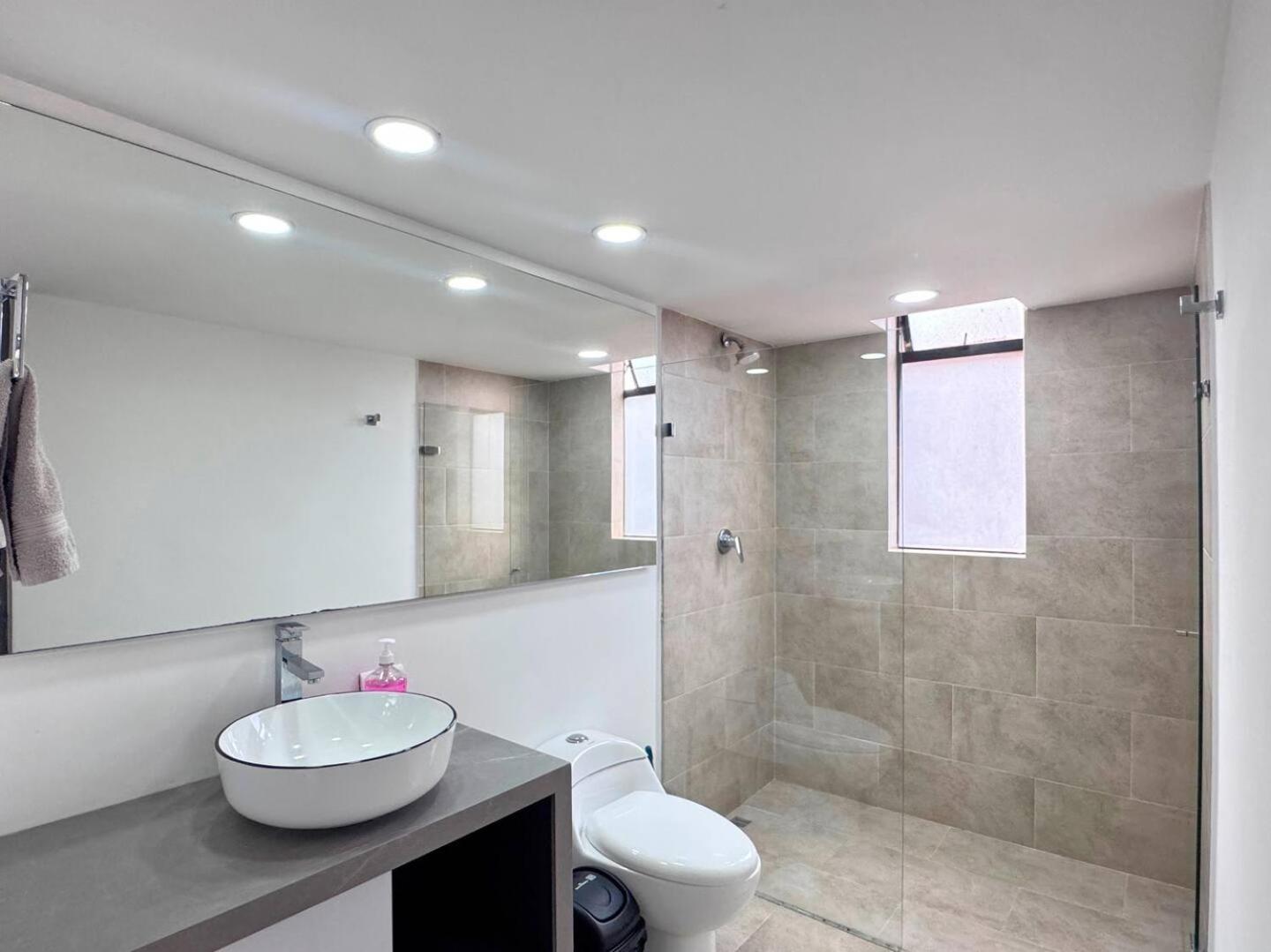 4br 232 M In El Poblado, El Tesoro Сasa de vacaciones *