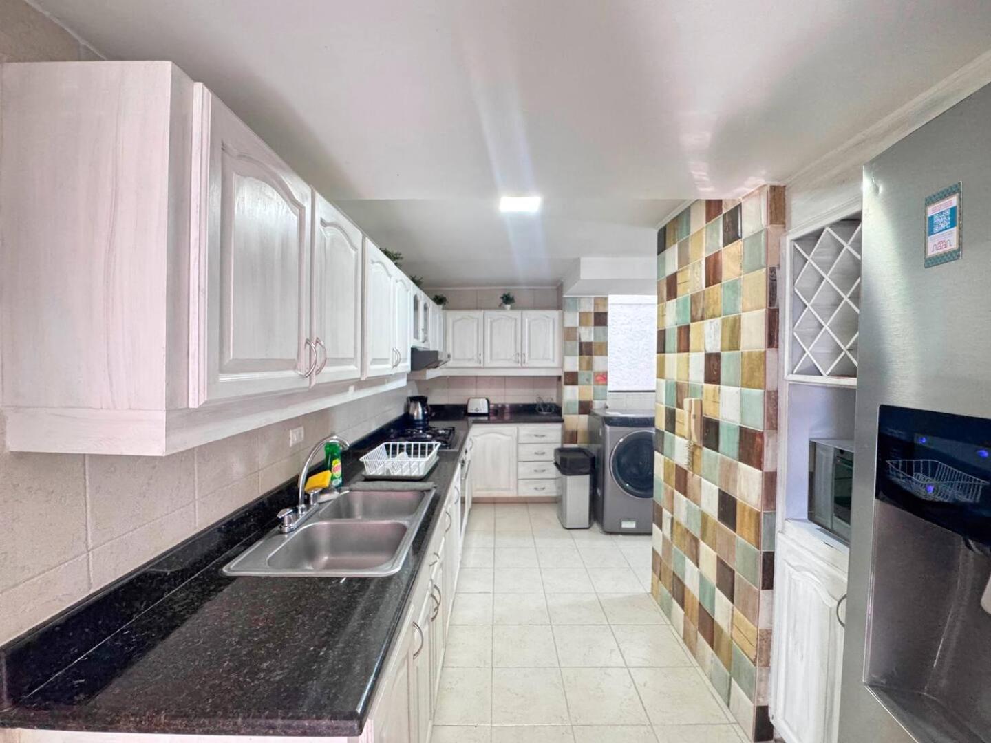 Сasa de vacaciones 4br 232 M In El Poblado, El Tesoro Medellín