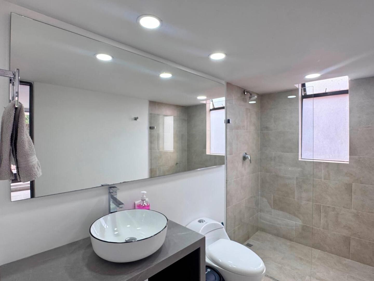 Сasa de vacaciones 4br 232 M In El Poblado, El Tesoro *