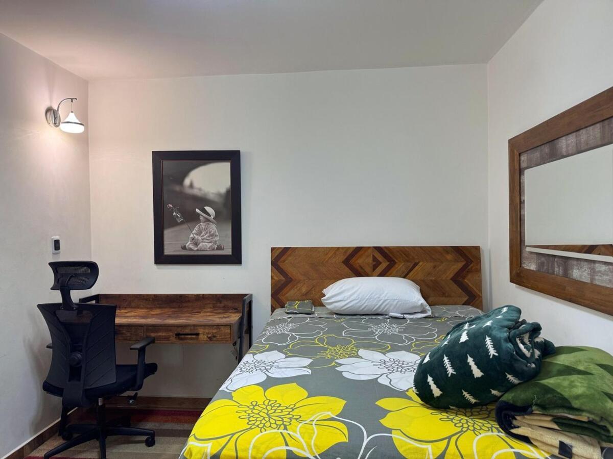 En Belen Cerca A Laureles, Wifi, Balcon Y Patio * Medellín