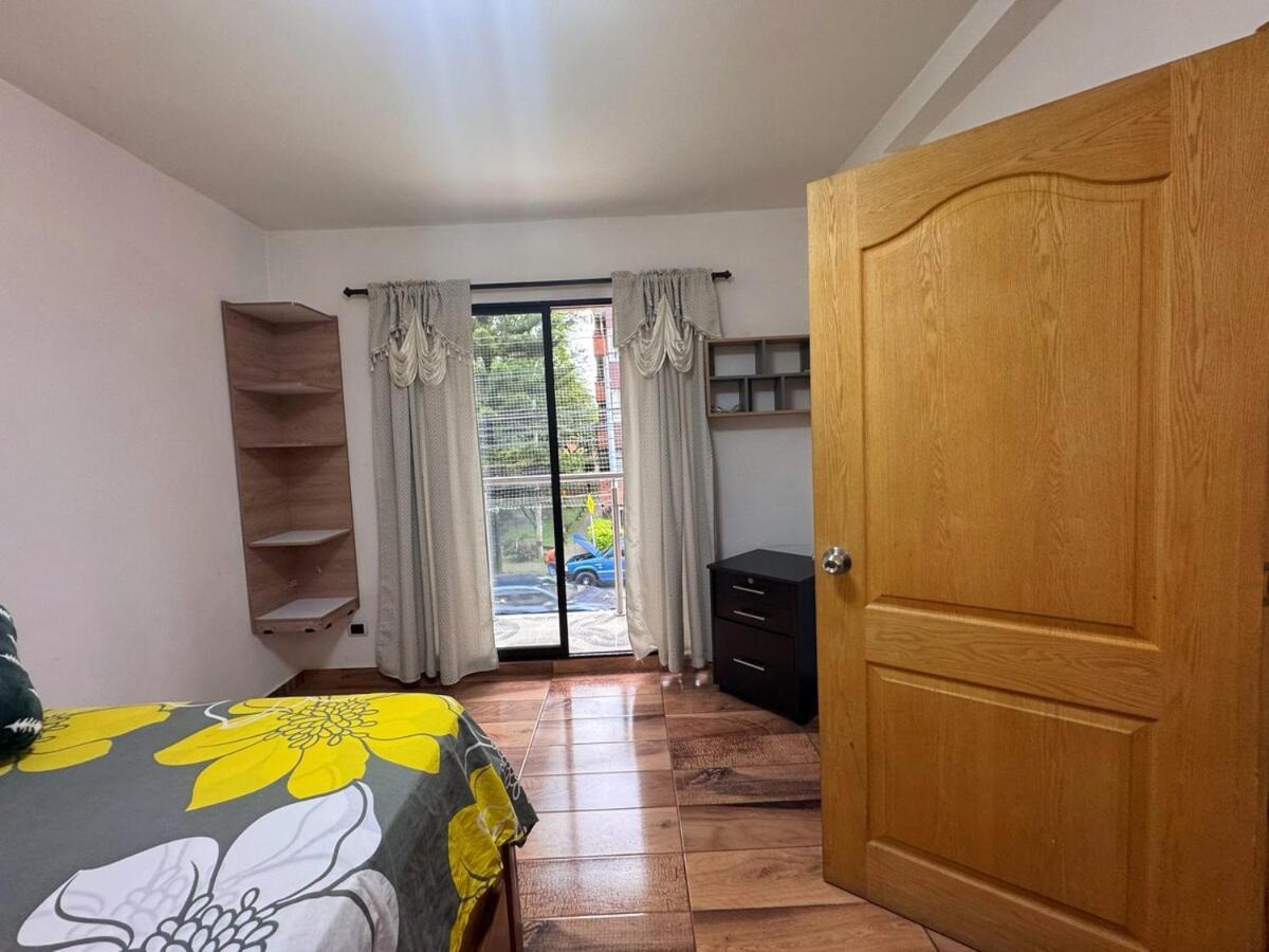 En Belen Cerca A Laureles, Wifi, Balcon Y Patio Apartamento *