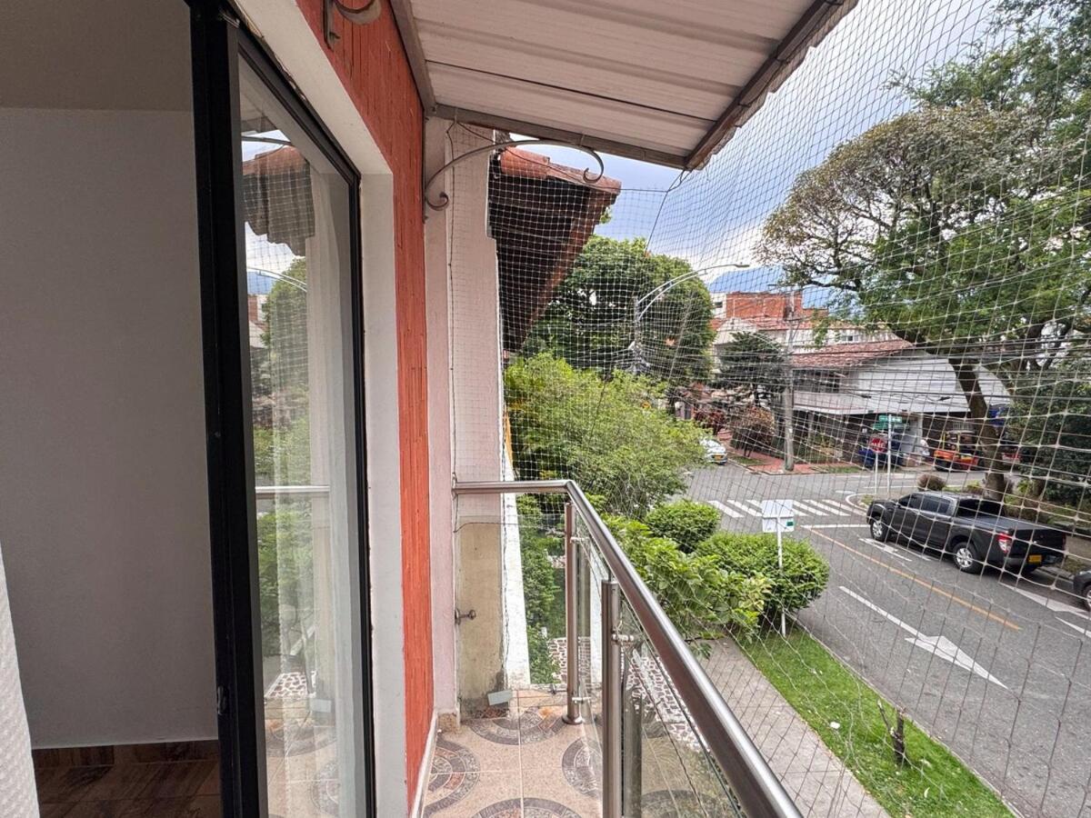 Apartamento En Belen Cerca A Laureles, Wifi, Balcon Y Patio