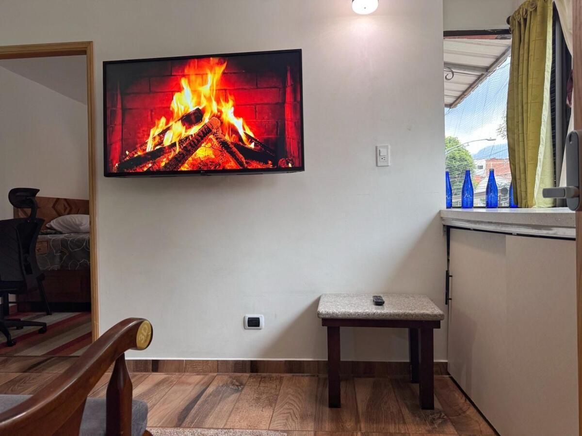 En Belen Cerca A Laureles, Wifi, Balcon Y Patio Apartamento *
