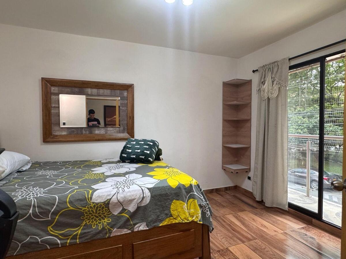 Apartamento En Belen Cerca A Laureles, Wifi, Balcon Y Patio *