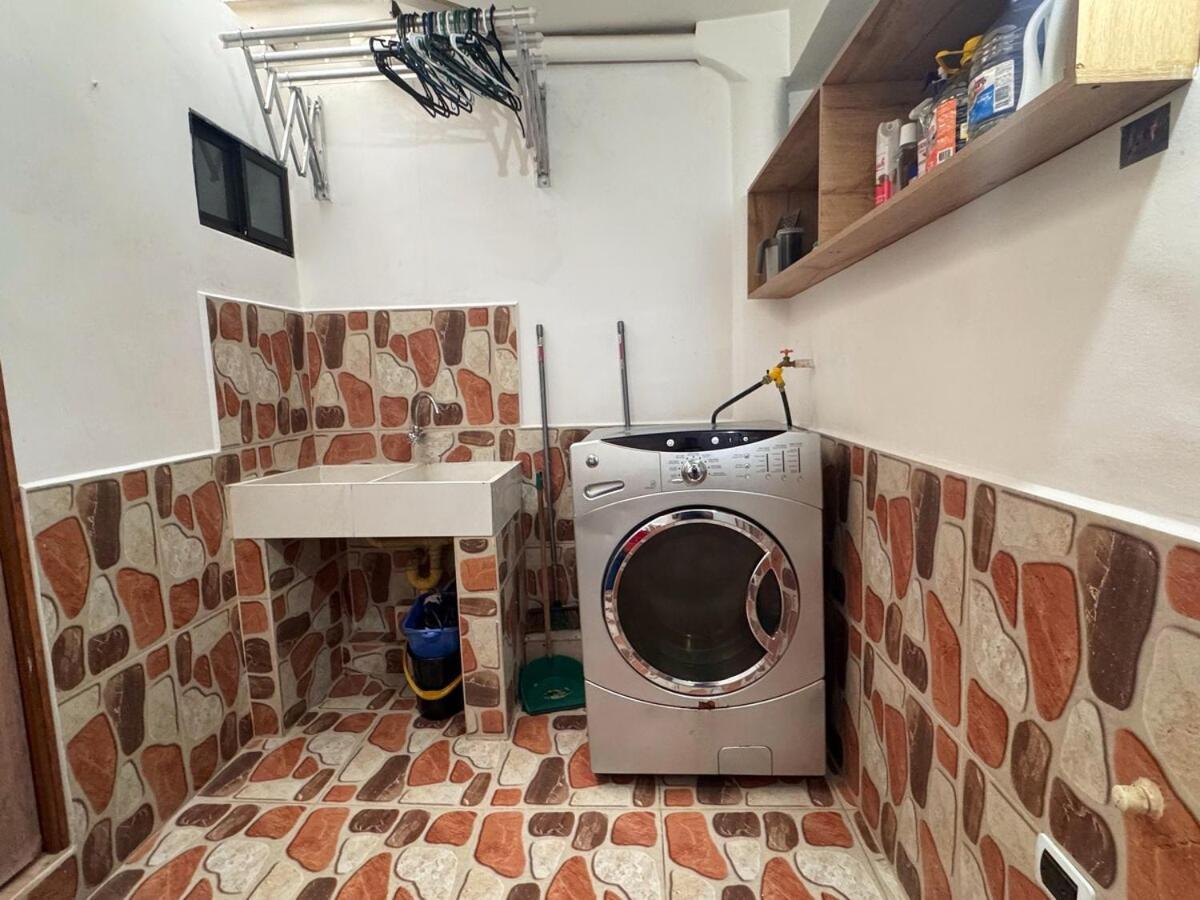 En Belen Cerca A Laureles, Wifi, Balcon Y Patio Medellín